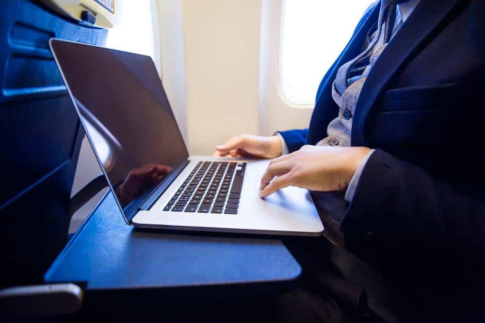 5 Ways Entrepreneurs Can Stay Productive on an Airplane