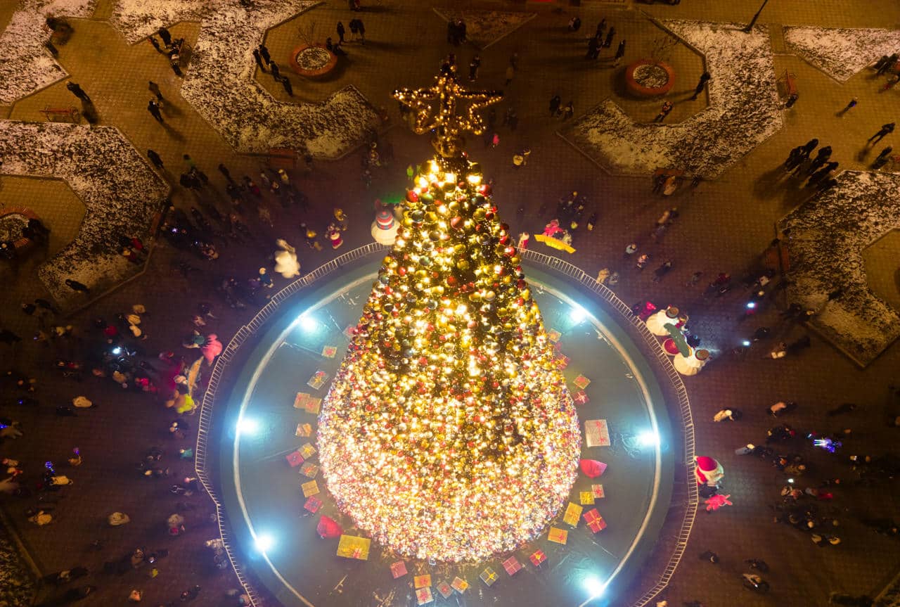 The Rockefeller Christmas Tree: A New York Icon Worth the Trip
