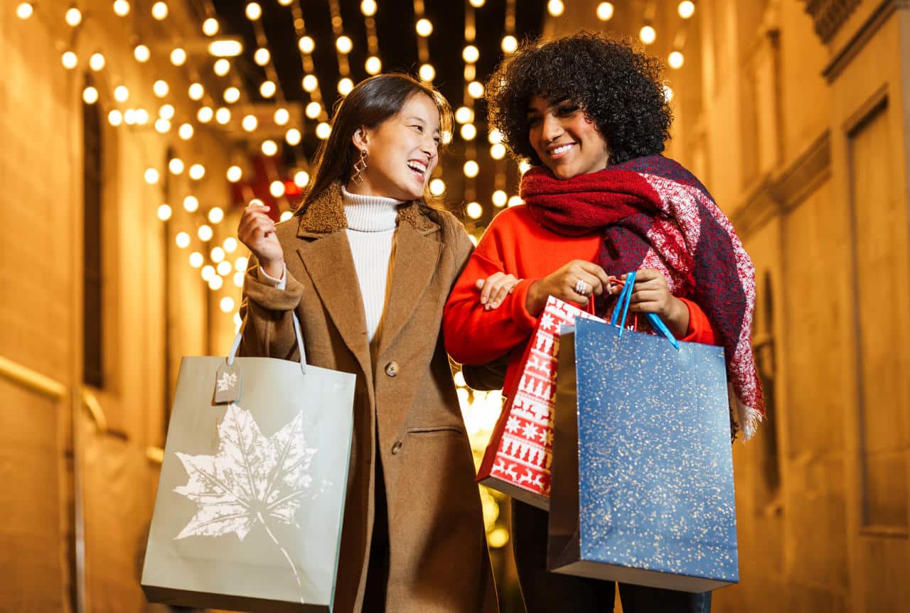 Deck the Halls and Fill the Bags: Your Holiday Shopping Experience