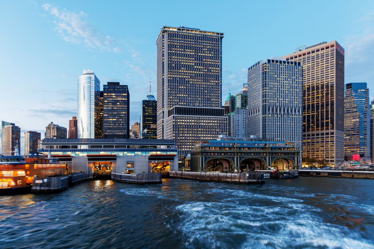Jazz, Dinner, and Sunset: Evening Cruises Along the Hudson