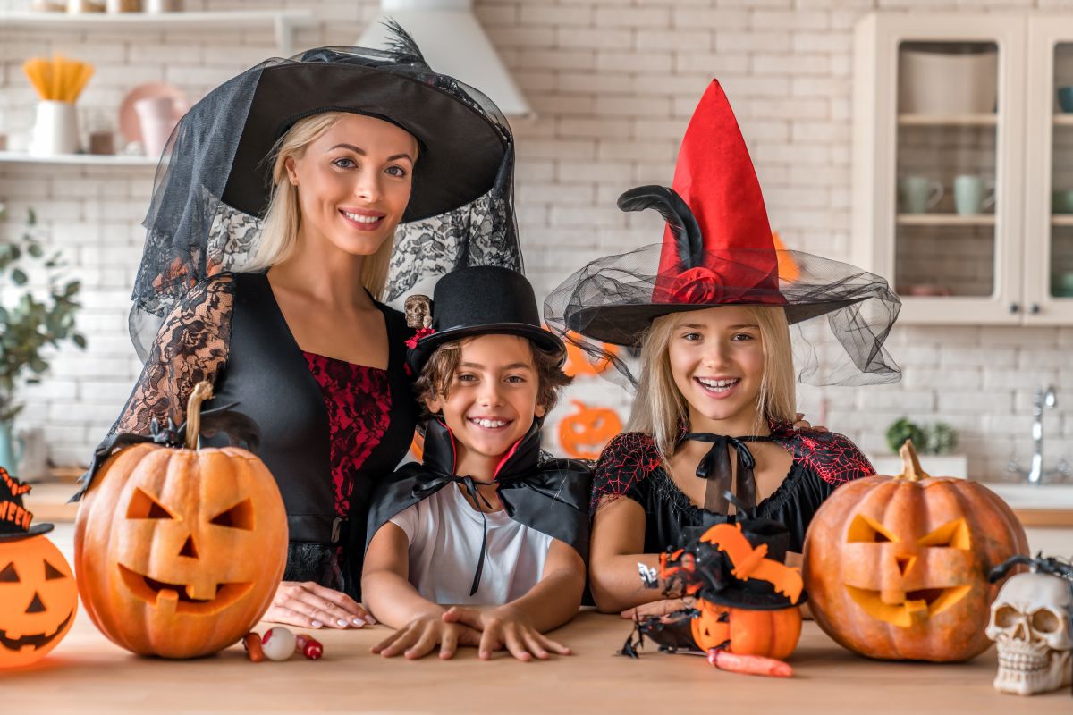 Halloween Parties in NYC: Events, Nightlife, and Transportation Tips